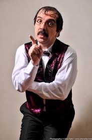 “Ay tengo un berrinche, no sé si ustedes vieron ´La Casa de los Famosos´, ganó la Wendy, porque dicen que tiene palanca, palancota… bueno, eso dicen". - Gustavo Munguia comediante es atacado por este chiste tu, que opinas?