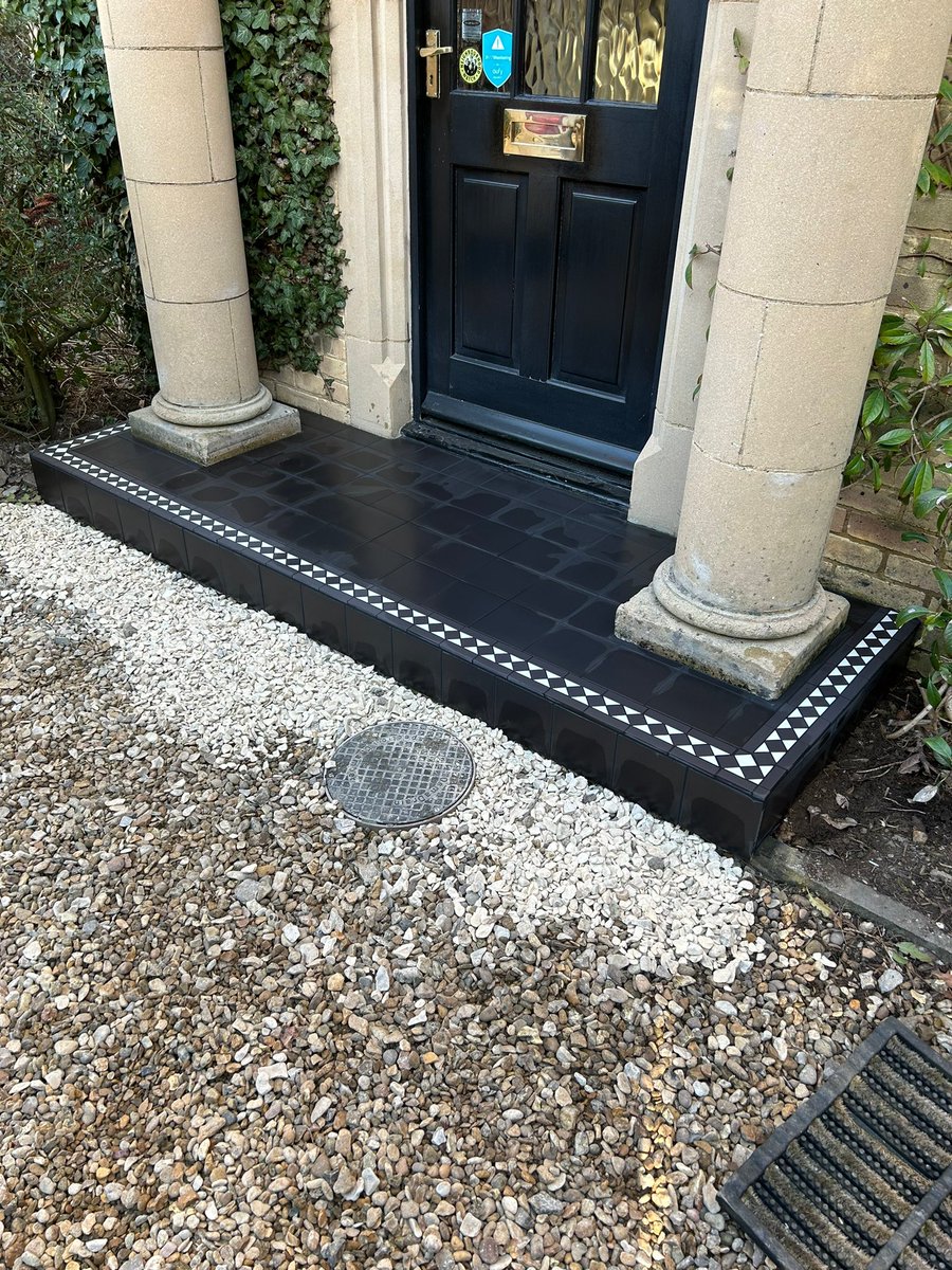 Evansonsbuild14's tweet photo. Before and after tiled front step. https://t.co/PXHwLNXO2E