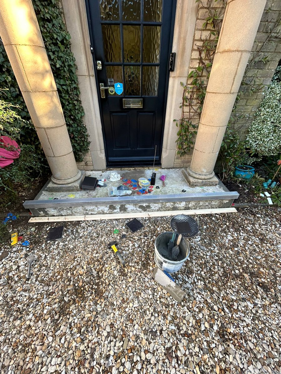 Evansonsbuild14's tweet photo. Before and after tiled front step. https://t.co/PXHwLNXO2E