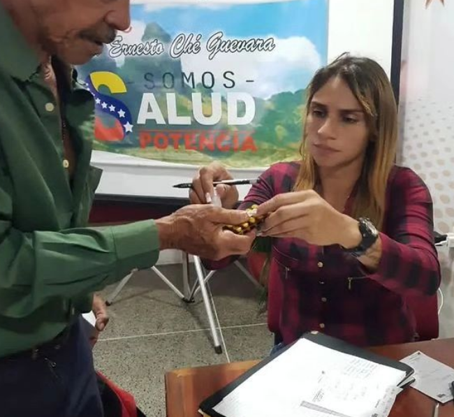 MinSaludVE's tweet photo. #EnFotos📸| En las instalaciones del Consejo Legislativo del Estado Bolivariano de Guárico se llevó a cabo la II Jornada de Atención a los Líderes Religiosos
#JuntosPorCadaLatido
#VamosConLasBricoMiles
@NicolasMaduro
@MagaGutierrezV https://t.co/T092Aw9gKq
