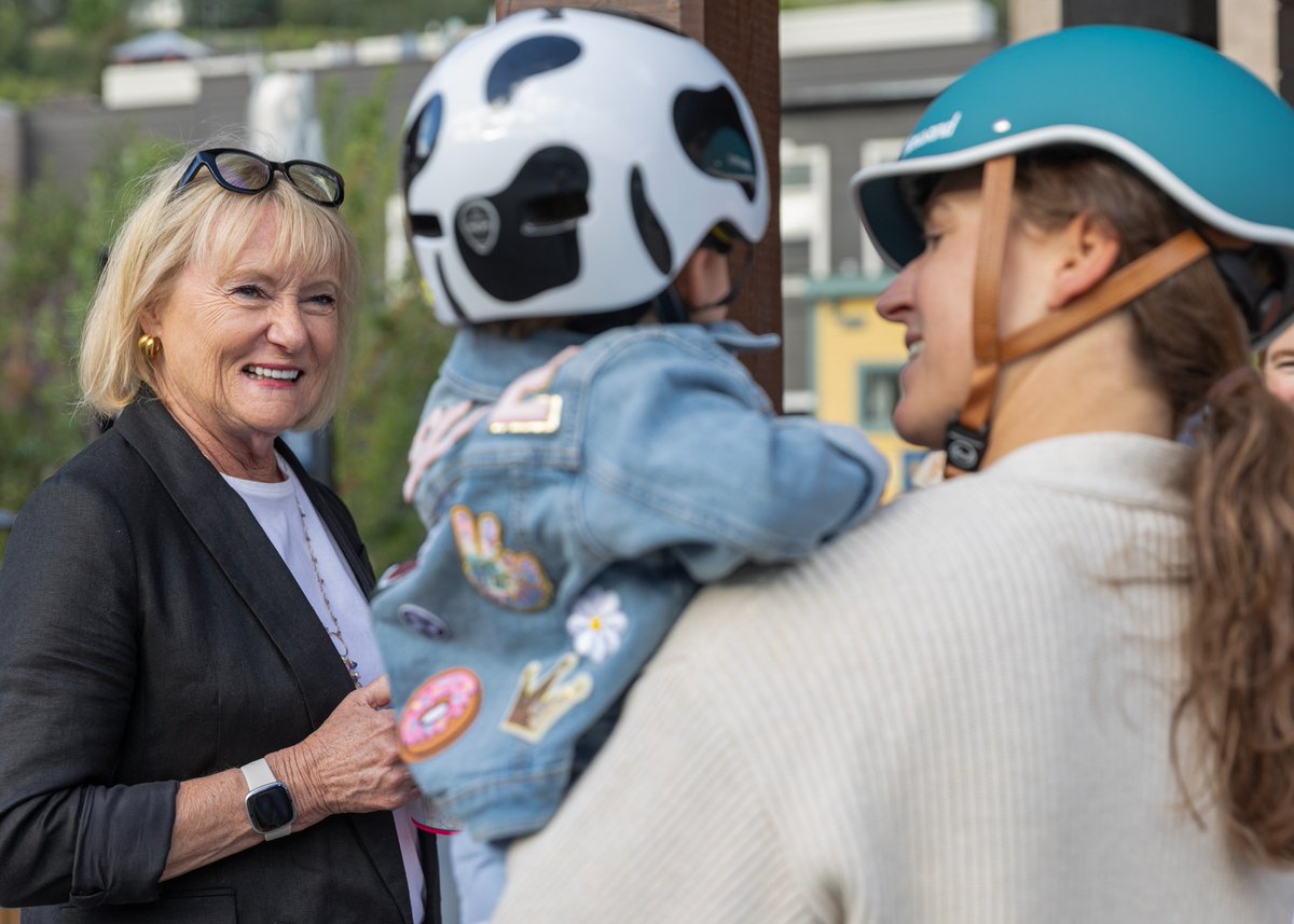 ParkCityGovt's tweet photo. Thanks for joining us this morning at the Old Town #Transit Center for doughnuts and coffee with Mayor Nann Worel and Councilor Tana Toly!
Be sure to participate in Walk, Roll, #TransitWeek tomorrow, Aug. 19, at McPolin Elementary School for the #BikeRodeo from 10 a.m.-12 p.m. https://t.co/k4Sdlhh0oT