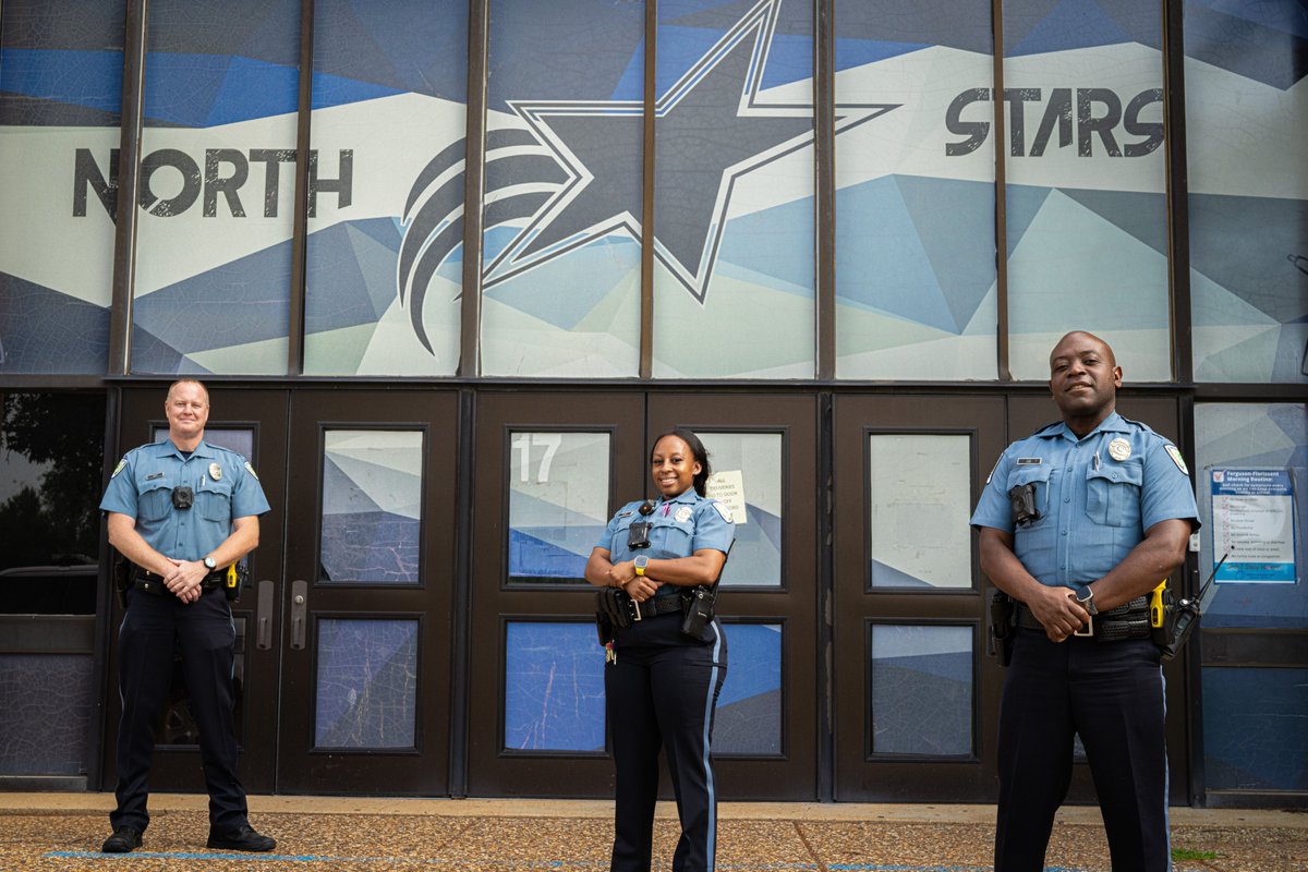 FlorissantPD's tweet photo. Meet our 23-24 school year SRO's. These officers play an essential part in our school community. 
With the start of school beginning, safety and support are our top priorities for students, staff, and parents.
We have SRO's at Cross Keys Mid, Wedgewood, McCluer, &amp; McCluer N. HS. https://t.co/6LVS3BuC4P