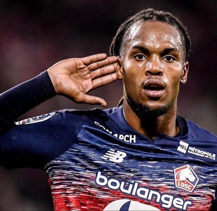 Evanrelscars's tweet photo. Les frères je me lance dans une aventure sans fin... 

AIDER moi à réaliser un rêve ❤️

JOUR 1 pour avoir un maillot dédicacé de @renatosanches35 mon joueur préféré je vous demande de RT un max de faire circuler le plus possible même si je vais jusqu'au J 1000...

PÉTARD 🧨 https://t.co/rHdsl8YrUo