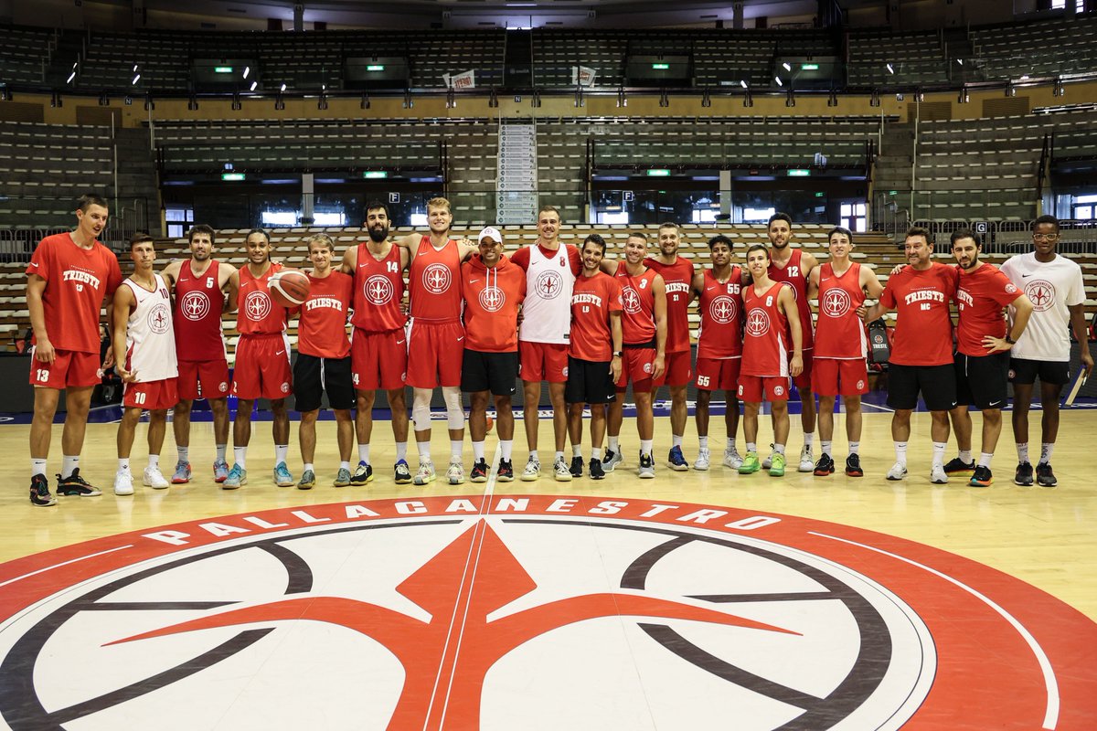 🤩CHE LA STAGIONE ABBIA INIZIO 🙌
-
🎙️@jamionchristian: "Emozioni, sorrisi e voglia di mettersi in gioco. I ragazzi sono pronti a partire!"
-
🔗 Leggi la news: bit.ly/Inizio_23_24 
-
#pallacanestrotrieste #pallacanestro #basketball #basket #trieste #Rebirth