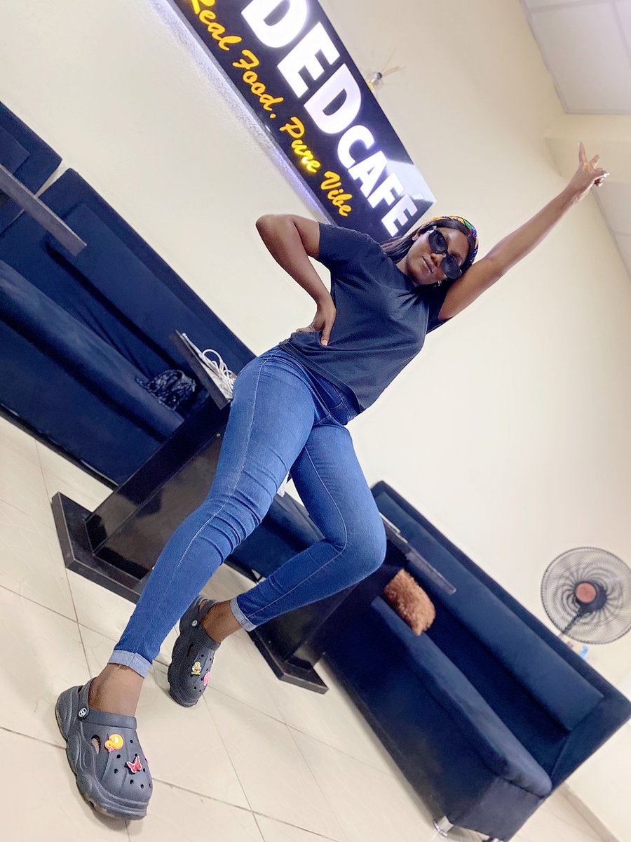 EmpressEmmanuel's tweet image. Hello from Dubai🤗😍
Where are you doubting from?
TGIF
#OnCode
#TeeEMMz✌️