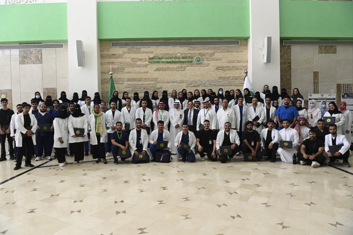 142Noof's tweet photo. الحمدلله الذي ما تمّ جهدٌ إلا بفضله

سعيده جدا بقيادتي لفريق الاعلامي في المدرسة الصيفية للأبحاث في مركز الملك عبدالله العالمي للأبحاث ، كل الشكر للفريق الاعلامي وجميع القاده 👏🏻✨

شكرا د.ابراهيم بوشناق ود.احمد العسكر لدعمكم المستمر لنا خلال الخمس اسابيع 🌟

#14th_RSS https://t.co/CAJgJNfPTz