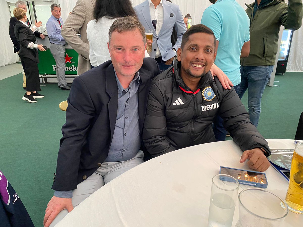 Lovely to meet Shiv Sunder Das.. Cracking Indian Selector..,🙂 and not a bad cricketer.