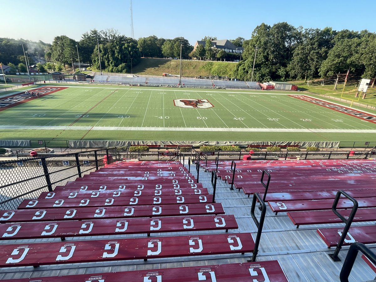 goredelephants's tweet photo. Not a better place to be on a Friday night! #GOBIGRED @RedElephant_FB #WEReddy https://t.co/D9Vlh9iciE