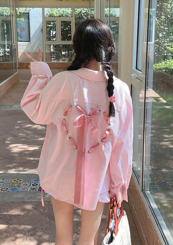 Bobon21_japan's tweet photo. バックスタイルがかわいい、ゆるかわシャツ🩶🩷

一番人気アイテムを１名にプレゼント🎁

🩶参加状況🩶
✔️@Bobon21_japan をフォロー
✔️このツイートをRT
✔️欲しいアイテムをコメントか引用RTで当選確率UP

#プレゼント企画0818

✔️背中ハート型レースアップビッグシャツ-
https://t.co/o2yJ944jdB https://t.co/gXLf74BOj9