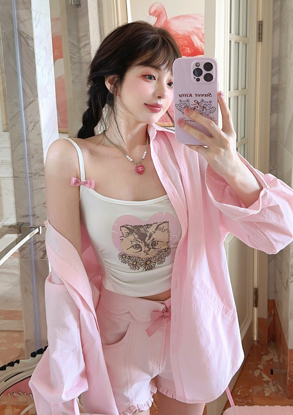 Bobon21_japan's tweet photo. バックスタイルがかわいい、ゆるかわシャツ🩶🩷

一番人気アイテムを１名にプレゼント🎁

🩶参加状況🩶
✔️@Bobon21_japan をフォロー
✔️このツイートをRT
✔️欲しいアイテムをコメントか引用RTで当選確率UP

#プレゼント企画0818

✔️背中ハート型レースアップビッグシャツ-
https://t.co/o2yJ944jdB https://t.co/gXLf74BOj9