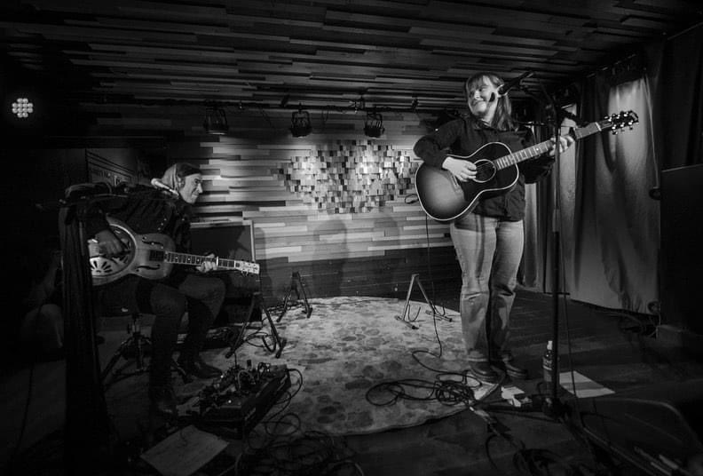 Tusen takk for en kjempefin kveld på Dama Di på onsdag.  Stas å ha med <a href="/torgeirwaldemar/">Torgeir Waldemar</a> 

I ettermiddag får jeg lov å spille et par sanger på <a href="/Parkenfestival/">Parkenfestivalen</a> med Dag Vagle i Svømmehallen 16:45. Gleder meg masse!☺️

Foto: Stig Brøndbo