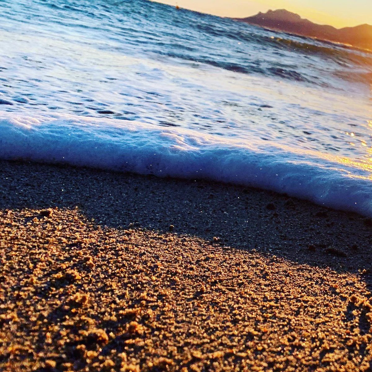 HotelAlexandre3's tweet photo. Panorama.
#olala #onatousbesoindusud #lafrance #instamagic #cannes2023 #cotedazurfrance #foam #waves #lamer #mediterranee https://t.co/AGUxc9XYhX