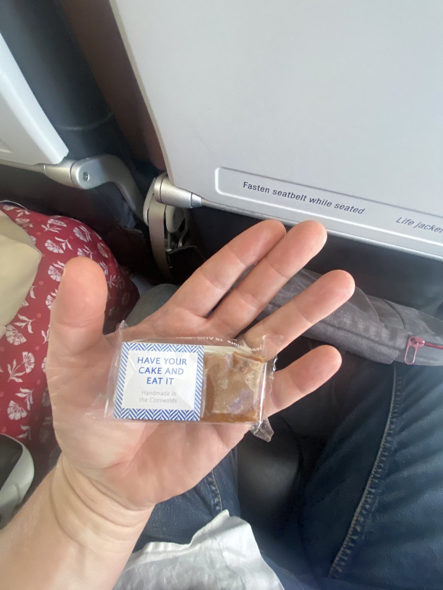 Incredible generosity here from @British_Airways for a 3 hour flight to Corfu which came at a pretty price. They’re allowing us to have this cake AND eat it; though I’m going to ration it. Wonder if the pkg’ing costs more than the cake & if this is the world’s smallest pkgd cake