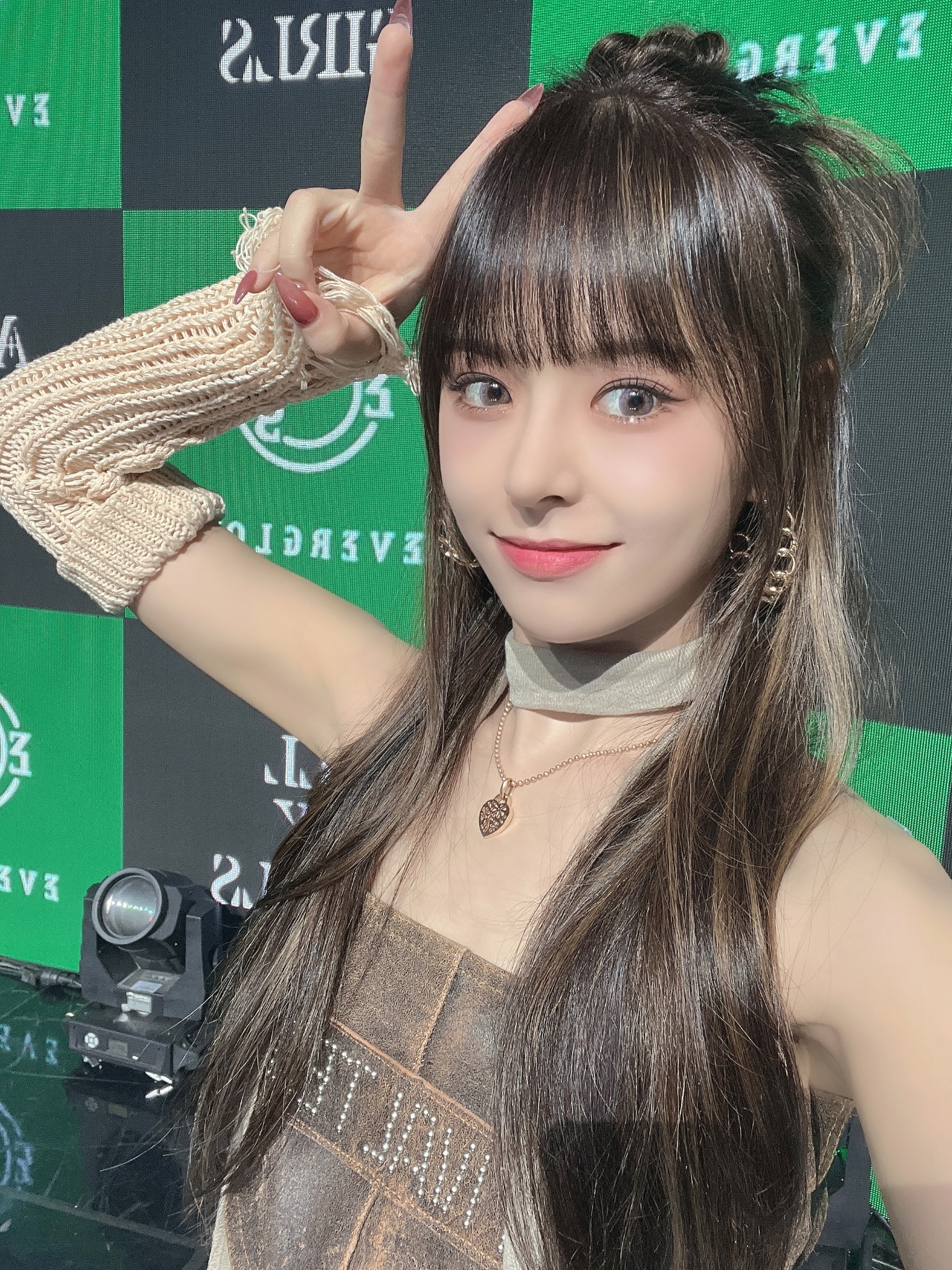 F30CxjAa0AATLjq?format=jpg&name=large