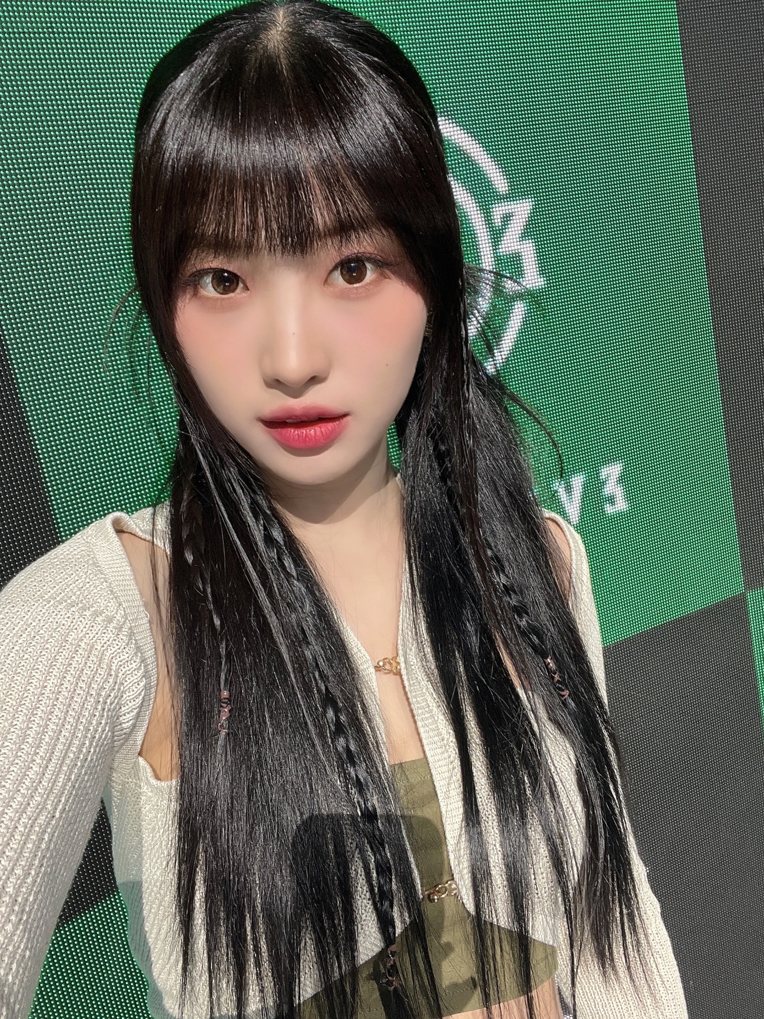 F30CxjIbkAAFBxv?format=jpg&name=large