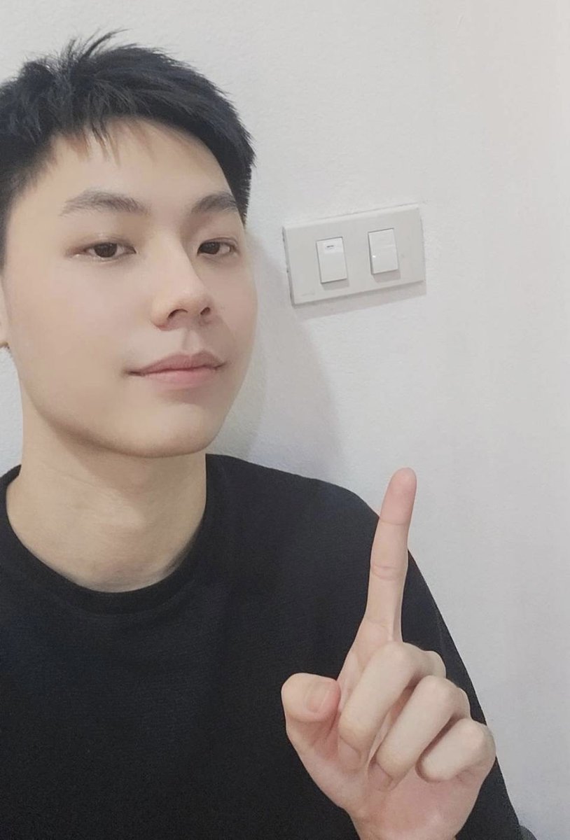 MchoiceTH's tweet photo. สวัสดีครับทุกคน ตอนนี้ผมอยุ่ที่สวิต 🙇🏻‍♂️
#jumptakeover https://t.co/FSaACMhguQ