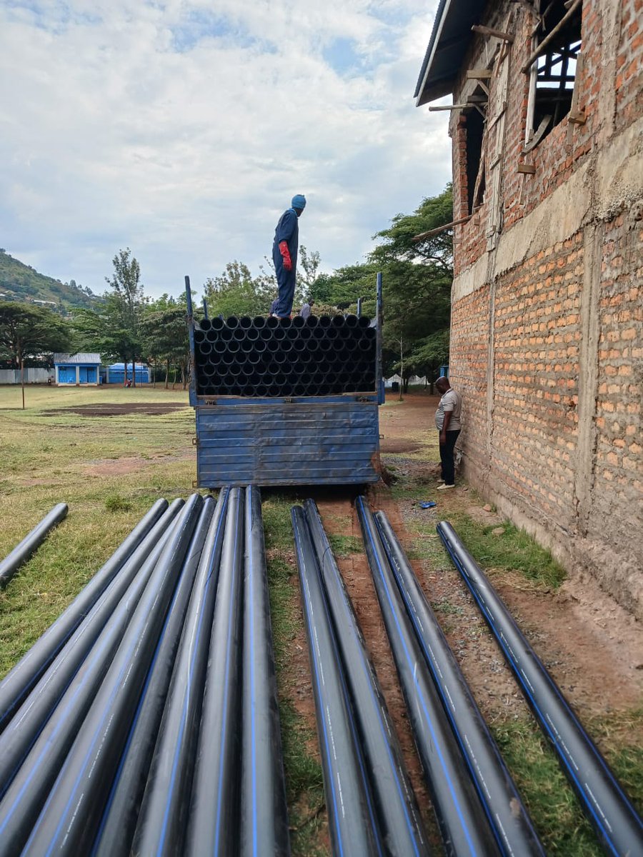 Homawasco043's tweet photo. Main Makongeni rising mains pipeline OD 180mm PN16 SDR 11 pipes have arrived on site. #Waterislife https://t.co/dJWaHk3ugf