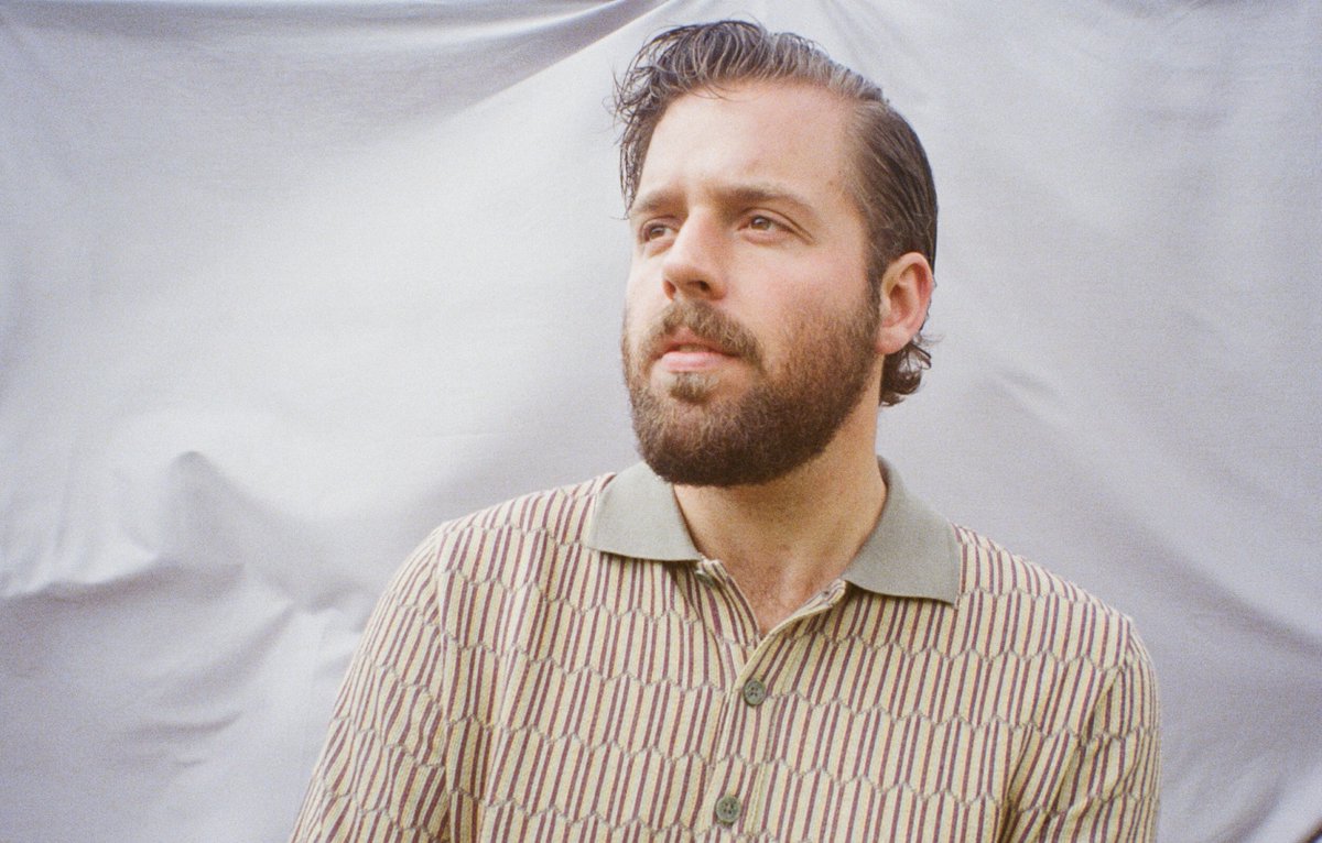 Muze_FM's tweet photo. Talented Indie-folk singer-songwriter @SATREMUSIC shares new single 'Stay Away'.  

https://t.co/EGxvZdGtVF https://t.co/mmmntVLUBY
