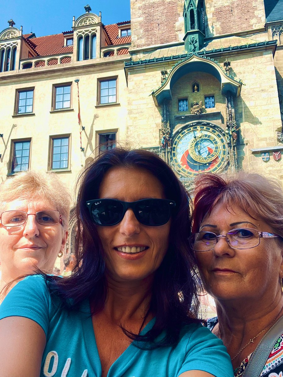 EvasTeslaSPlaid's tweet photo. Fun with mom and aunt at the Astronomical Clock in Prague 🤍 https://t.co/oQ4WaY673P