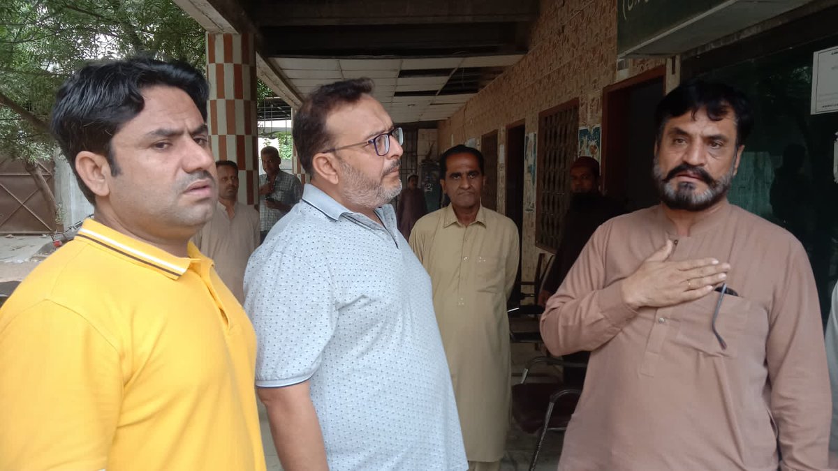 informationsft's tweet photo. 🔍 Complaint center now active in Shah Faisal. Public service remains paramount. Chairman Gohar Ali Khattak at the forefront. 📞 #CommunityEngagement #PublicPriorities https://t.co/y3lJLH16Oc