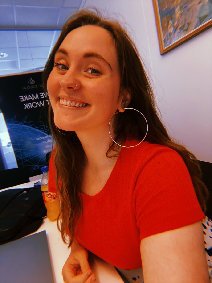 camzilla__'s tweet image. Selfiefredag her også 🥰 med tøysete og tullete skjørt på, til og med!