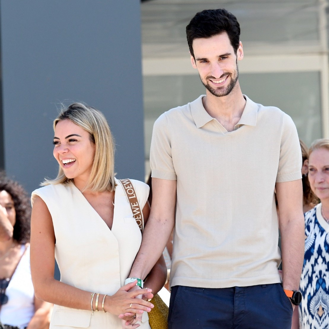 Desde el #RealBetis no podemos alegrarnos más por la noticia día.

¡Encantados de ver esta imagen, <a href="/sergiorico25/">Sergio Rico González</a>!