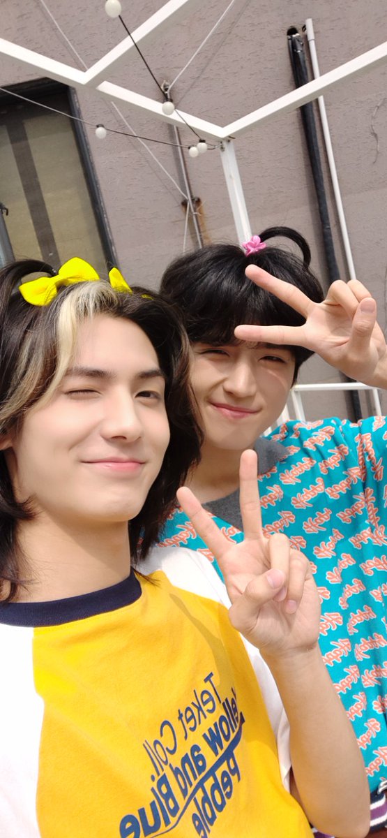 XH_official's tweet photo. 형준 생일축하해애앵 넌 엽사가 너무 많아서 고르기 힘들었다ㅎㅎ
#엑스디너리히어로즈 #XdinaryHeroes #준한 #생축 https://t.co/noKu2vr6P6