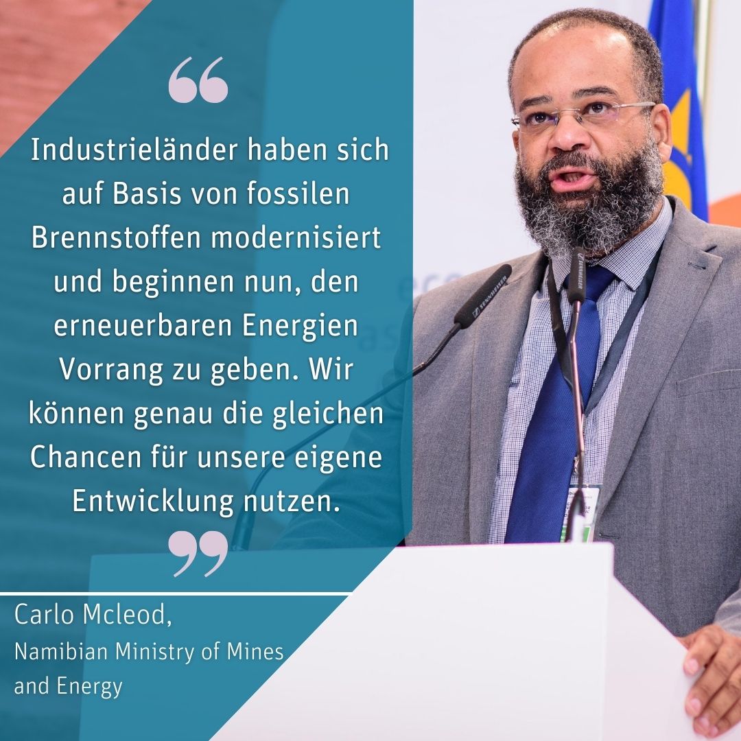 HSSde's tweet photo. Gruener #Wasserstoff oder #Öl und #Gas? In #Namibia haben über 700 Vertreter der Zivilgesellschaft, der Energiewirtschaft und der #Politik über die Zukunft der #Energieversorgung im Land gesprochen. Die Ergebnisse stellen wir hier nächste Woche vor. @clemensdoderer https://t.co/9bsPn0uZ19