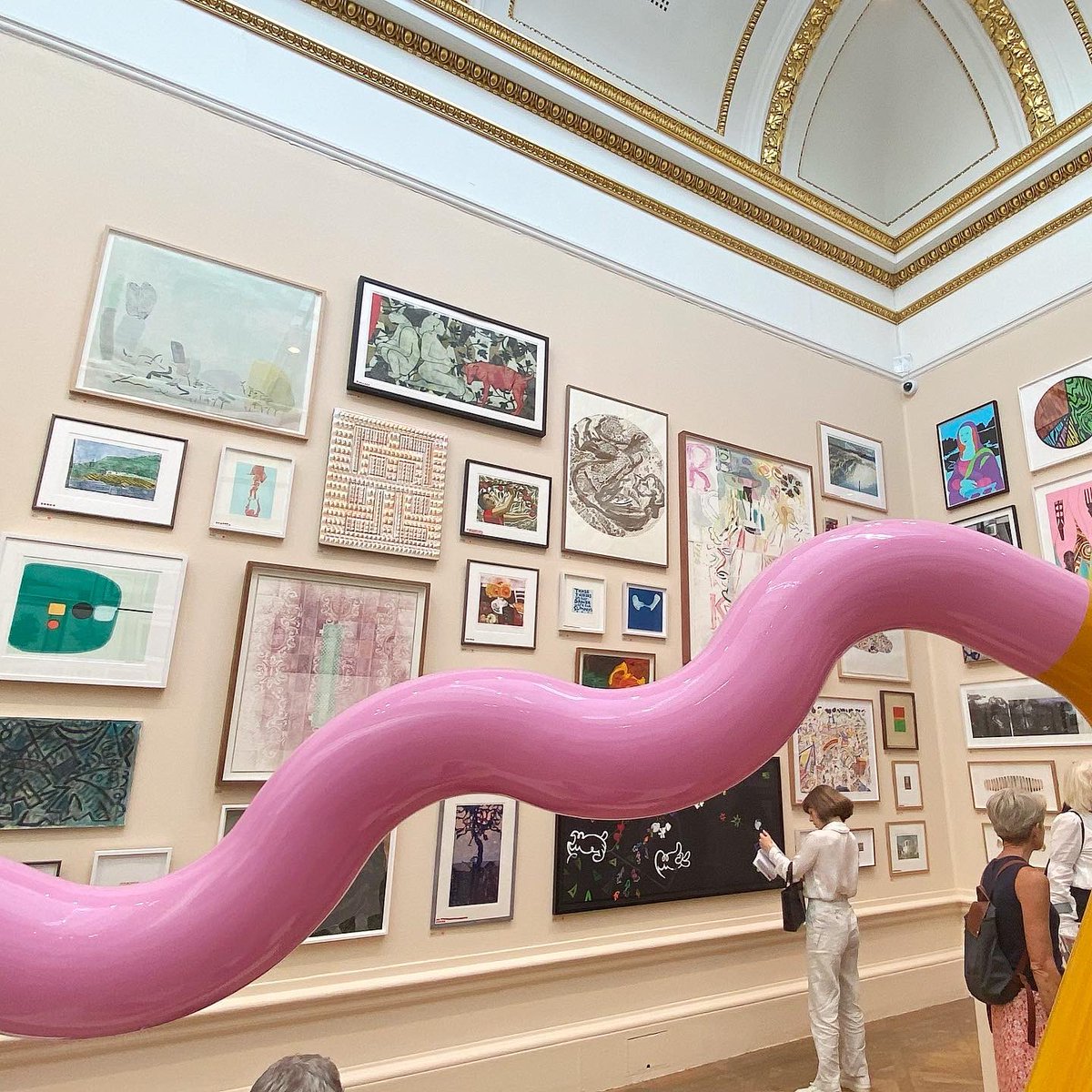 HaSangBeg's tweet photo. 로얄 아카데미 오브 아트 aka RA : SUMMER EXHIBITION 2023 - Royal Academy of Arts ; 정말런던의 여름이 딱시작될 때 전시 오픈을 하는 “여름전시(Summer Exhibition)”. 올해는 건축관련 특별관이 추가되었다. #royalacademyofarts #summerexhibition2023 #traceyemin #gileswalker https://t.co/KqJOscxik4