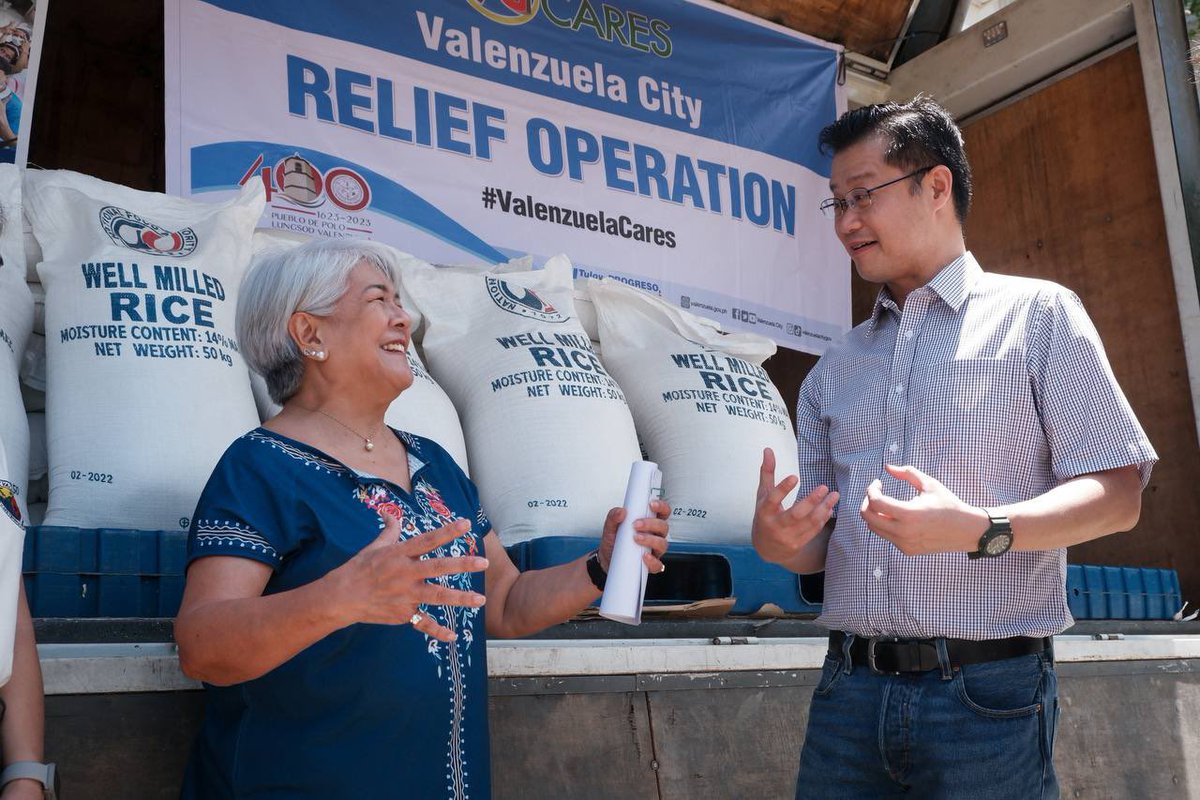 valenzuelacity's tweet photo. TINGNAN: Ang ating #VCCares team, sa pangunguna ni Senator WIN Gatchalian, ay nagtungo sa Abra, Ilocos Norte, at Ilocos Sur ngayong araw, Agosto 18, 2023, para pormal na ipaabot ang donasyon mula sa #PamilyangValenzuelano para sa mga naapektuhan ng bagyong #EgayPH. https://t.co/yGwt5hTbD5