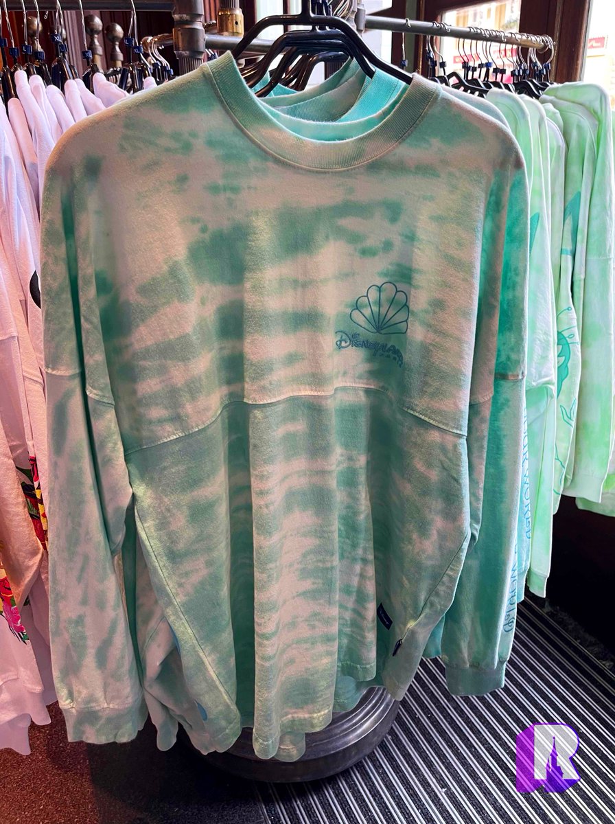 DLPReport's tweet photo. 🛍 Disney Princess Spirit Jerseys for Princess Week: Ariel and Moana / Vaiana in French (€70 each, Main Street Motors) https://t.co/NbqN8jYkoJ
