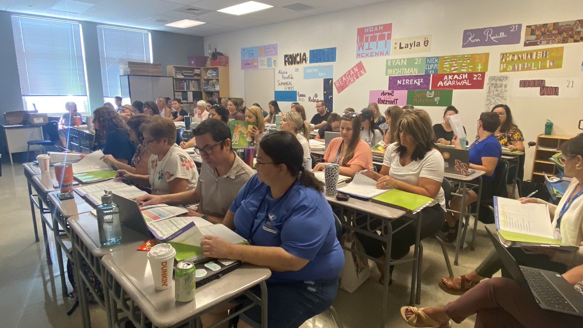 Lisa Halvis tweet media