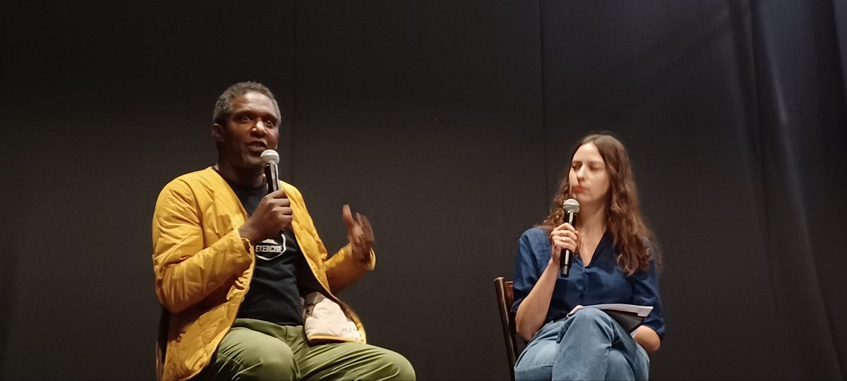 “We are moving into the digital age, which is really exciting 4 @pen_int. If somebody is imprisoned 4 writing/saying words, like Katurian, they could've sent a text about being taken by the police”. @lemnsissay on #freedomofexpression w/ @hattiehattie post #Pillowmanplay. Superb!