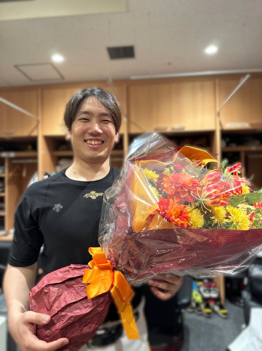 mata11katu's tweet photo. No hitter memorial Days🎉🎉
#石川柊太 https://t.co/yM5V1uzT85