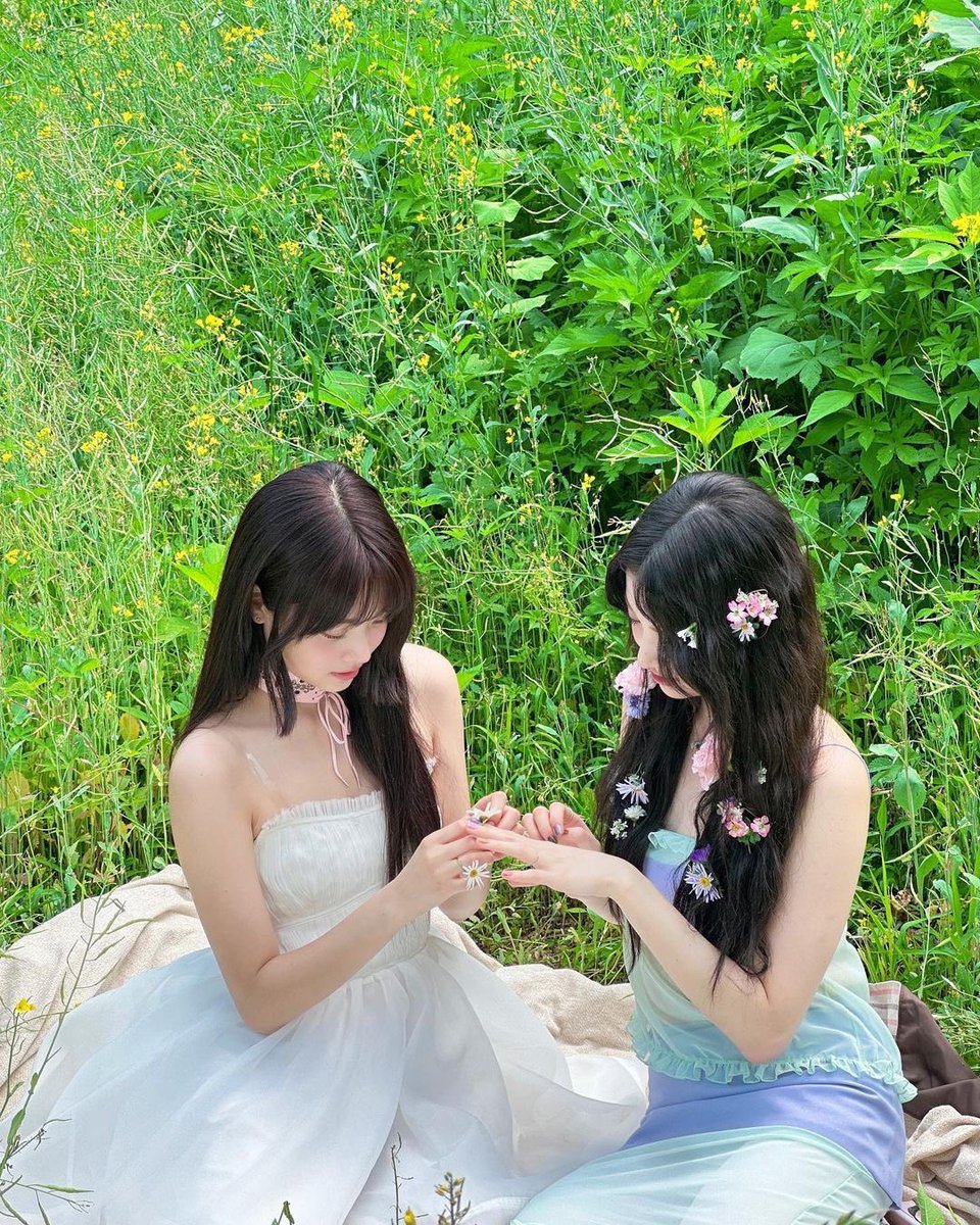 yunjin unyyie gracefully entered my fairy 🧚‍♀️ realm. with harmony on a journey amidst nature's wonder. we reveled in the intricate beauty each flower petal unveiled, a tapestry of life's delicate intricacies. in the heart of this magical moment, our two beauties converged. ✿