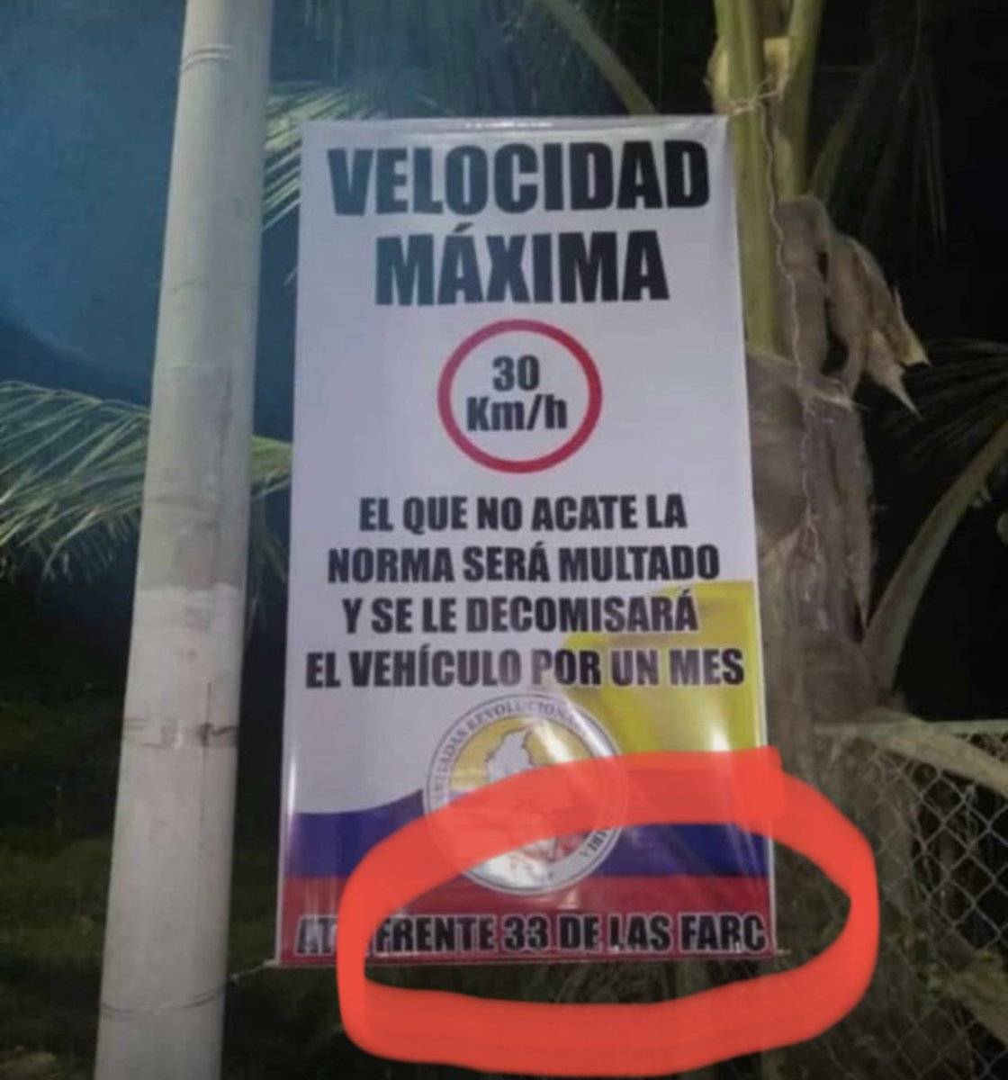 cardenasjorgee's tweet photo. Los únicos que las llaman “disidencias” son los ingenuos que creyeron en la “paz de ⁦@JuanManSantos⁩”.
Solo jubilaron a 10 viejos que además tienen curules y a los que estaban cansados en el monte. Los demás siguen siendo #FARC un grupo narcoterrorista. https://t.co/6fOMrZiR1f