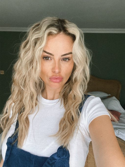 Hi ✨ https://t.co/6oA4ym40Ly<a href="/tag/yournot19foreverpullyourselftogether"class="tags"><span>#yournot19foreverpullyourselftogether</span></a>