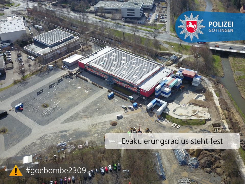 Polizei_GOE's tweet photo. ⚠ Kampfmittelbeseitigung in der Weststadt: Evakuierungsradius für 📅 Samstag, 23. September 2023, steht fest 

➡ Mehr Infos zu Karte, Radius, Adressliste im Liveblog der Stadt Göttingen unter https://t.co/iCsMu2SL1N 

#goebombe2309 https://t.co/DZX7qRx6ZY