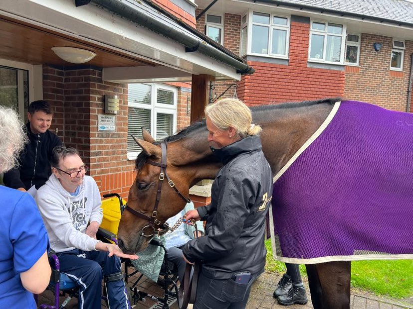 GreatwoodHorses's tweet image. Despite the rain, the residents of @OSJCT Coombe End Court have definitely got that #FridayFeeling after a visit from Mahlervous &amp;amp; The Cashel Man.
This project aims to reduce isolation and loneliness in older and socially isolated adults.
greatwoodcharity.org
#community