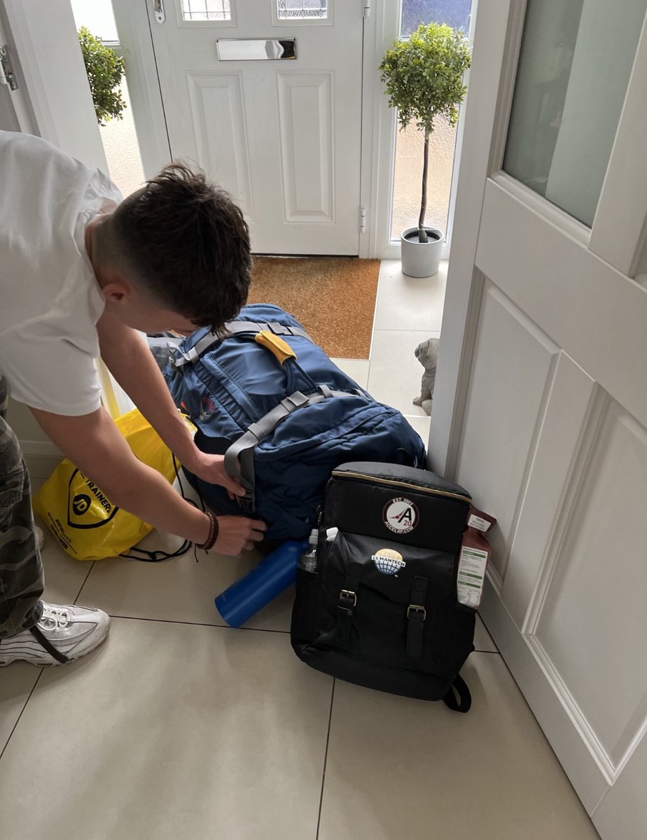 jessywillowx's tweet photo. How you know your #marketing team chose the best conference bag? It makes it from @#CSMANTECH Orlando 🇺🇸 to London 🇬🇧 to Wales 🏴󠁧󠁢󠁷󠁬󠁳󠁿 &amp; then to 5 days @boardmasters in Newquay! Came home again too #LeaveOnlyFootPrints Thank you to @AccelRF 
#BOARDMASTERS #FESTIVAL 
@Boardmasterssp1 https://t.co/KHqG8Wv0cg