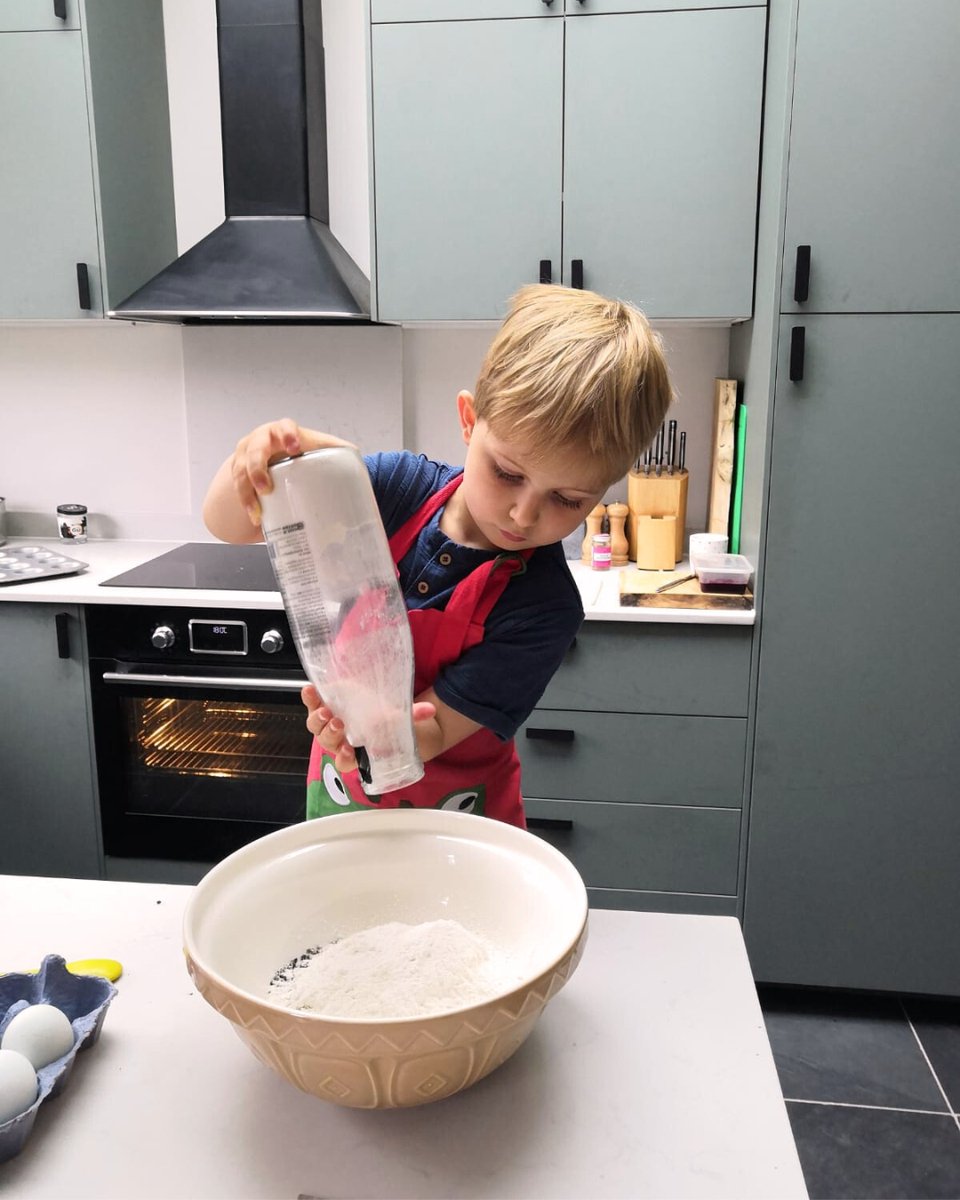 TheBottledBakingCo tweet media