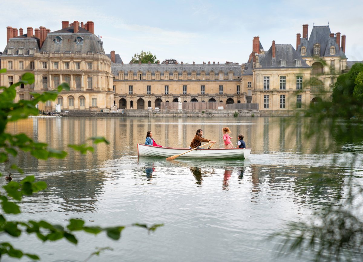 🏰 This summer, discover @CFontainebleau, one of the most beautiful châteaux in Paris Region, less than an hour from Paris. 🎟 swll.to/FontainebleauE… 📸 CRT IDF Buchet #visitparisregion #explorefrance