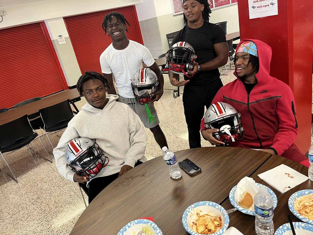 TechCalumet's tweet photo. We earned our stripes yesterday!!! Thank you to the parents and volunteers who came out to supply and serve our team dinner last night! Warriors take the field @ 6:30 tonight @ Plymouth! Be there! https://t.co/cs2iXetxFC