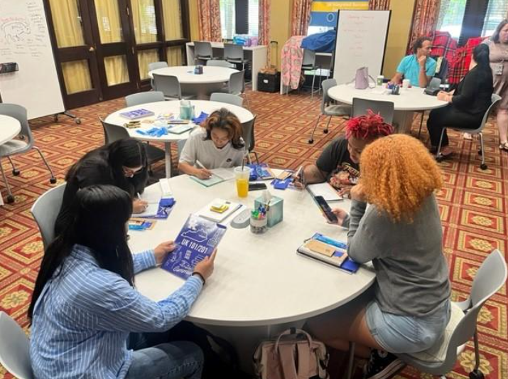 CEC_KY's tweet photo. Freshmen Wildcats at @universityofky's #KYSummerBridge experienced peer mentorship, integrated success coaching, wrap around support, & earned 3 credits in UK110. What a great way to start a college journey! #SelfCare #UKInvests #LivingLearningCommunity @cpe_news @cpepres https://t.co/exKR1VcH7y