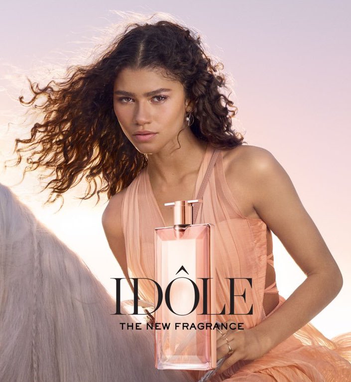 msalison13's tweet photo. My fave girls endorsing the same brand. I’m sooo kilig. @bernardokath @Zendaya 

#LancomeForKath
#IdoleByLancome
#LancomePH https://t.co/SGaGkfIgkG