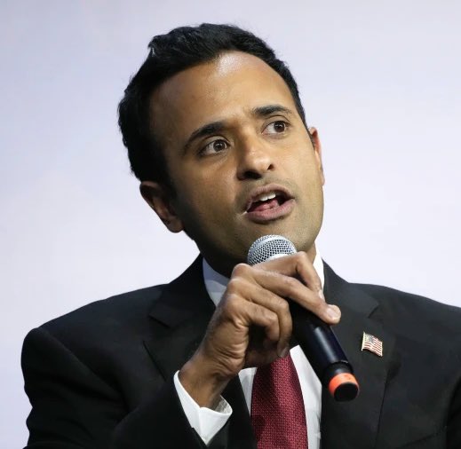 NoLieWithBTC's tweet image. Republican presidential candidate Vivek Ramaswamy is calling to ban 18 to 25-year-olds from voting or force Gen Z voters to undergo a government-mandated “test” to have their voting rights restored. The test would not apply to other generations.

🔗 thedailybeast.com/2024-gop-presi…