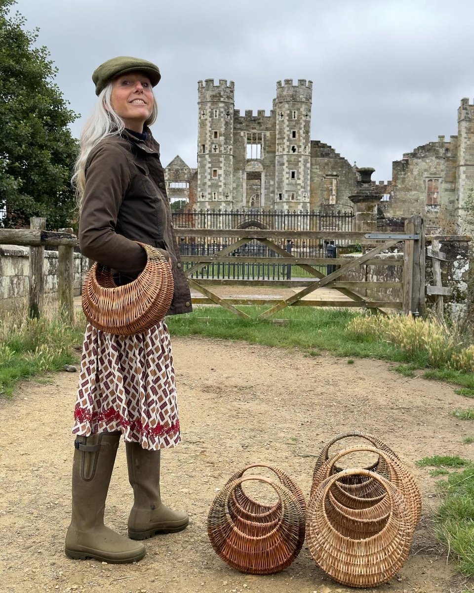 Visit Midhurst tweet media