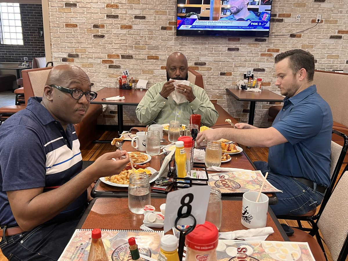NinjaCPRecruits's tweet photo. What a great breakfast while supporting #blackOwnedBusiness Month with some great company!
#AABRG #UPS #recommendedbymrbray
@isupportbobs @TheBlackOwnedD @TheBlackOwned @HRGalindoUPSers @koltensmith10 @braysc @CPAABRG @CarolBTome @jzz1mcm_maria @JeffStVerna @JeffaveStl @UPSers https://t.co/FZIZeP7SBu