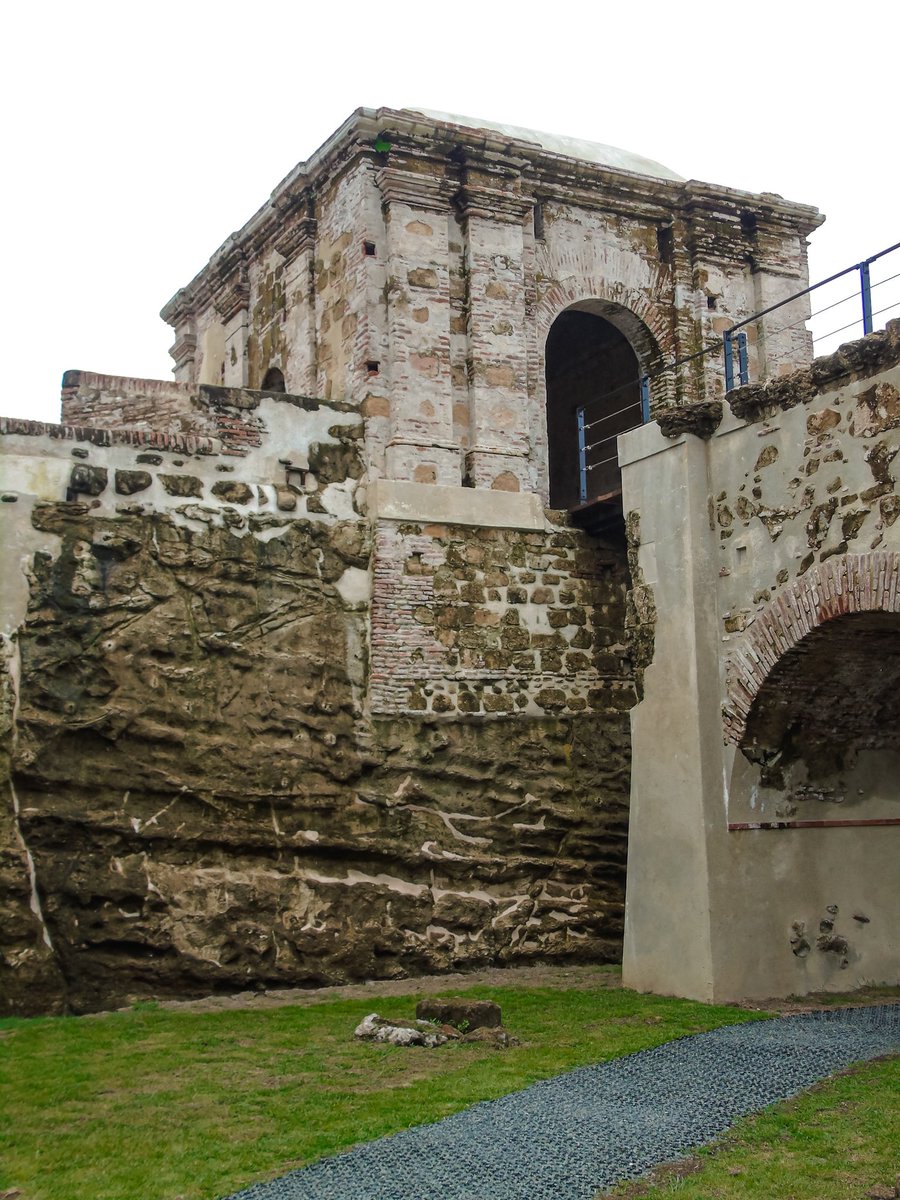 ptyppsl's tweet photo. No importa porque nos atraen algunos lugares, lo más importante es saber que nos sorprende cada vez que lo vemos y visitamos🍃🏰 https://t.co/he3p2lMMil
