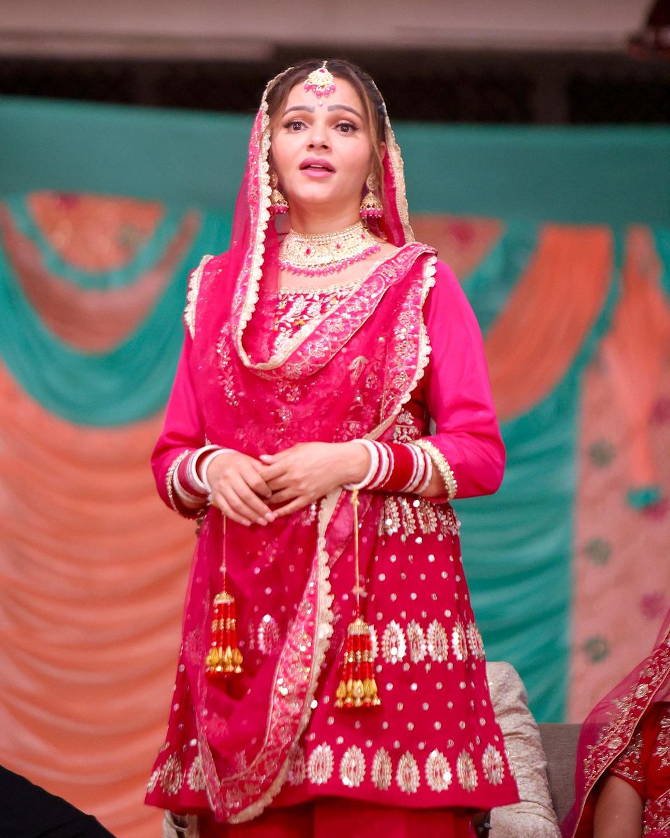 RealKhabriBhai's tweet image. Boss Lady #RubinaDilaik in Sohni Punjaban avatar on the sets of her upcoming film Chall Bhajj Chaliye